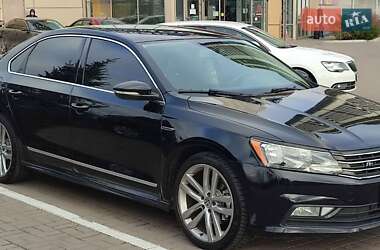 Седан Volkswagen Passat 2016 в Києві