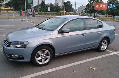 Седан Volkswagen Passat 2011 в 