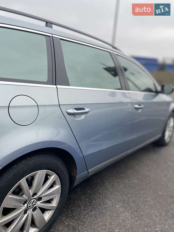 Універсал Volkswagen Passat 2011 в Вінниці