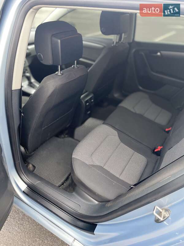 Універсал Volkswagen Passat 2011 в Вінниці