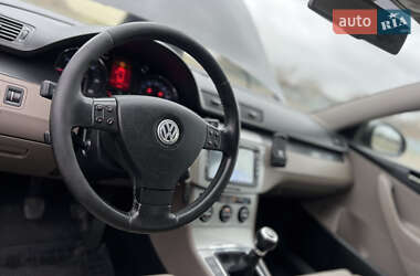 Универсал Volkswagen Passat 2006 в Киеве