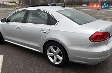 Седан Volkswagen Passat 2012 в Києві