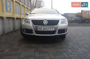 Універсал Volkswagen Passat 2010 в Дніпрі