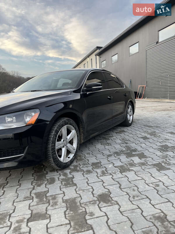 Седан Volkswagen Passat 2012 в Тернополі