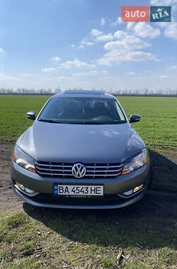 Седан Volkswagen Passat 2012 в Кропивницькому