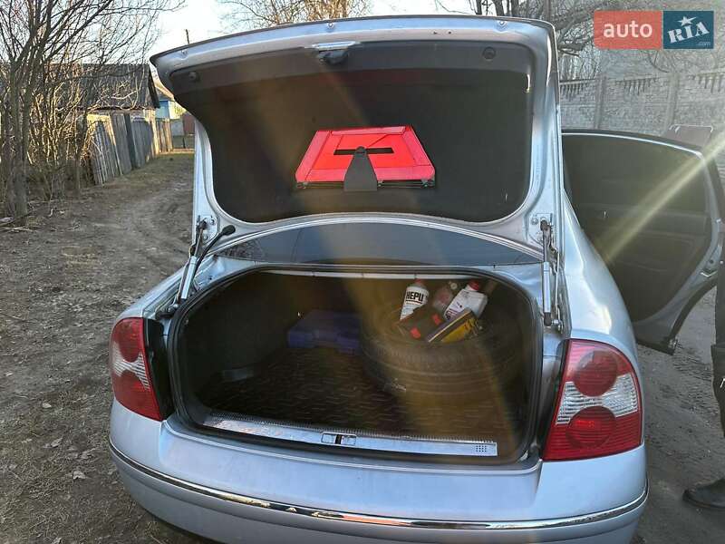 Седан Volkswagen Passat 2003 в Конотопе