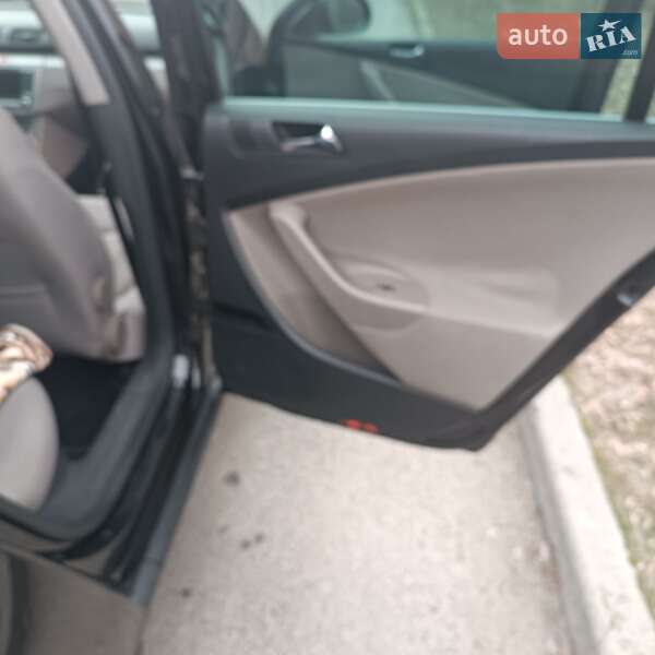 Седан Volkswagen Passat 2008 в Киеве