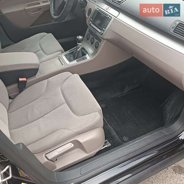 Седан Volkswagen Passat 2008 в Киеве