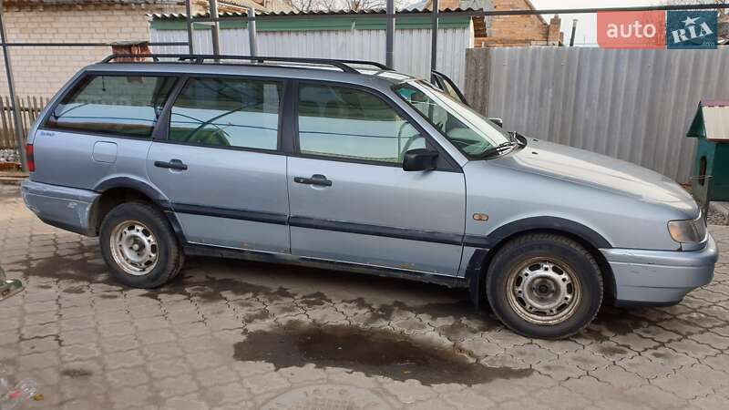 Универсал Volkswagen Passat 1996 в 