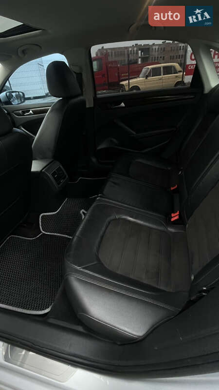 Седан Volkswagen Passat 2014 в Ивано-Франковске
