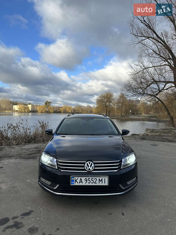 Универсал Volkswagen Passat 2011 в Киеве