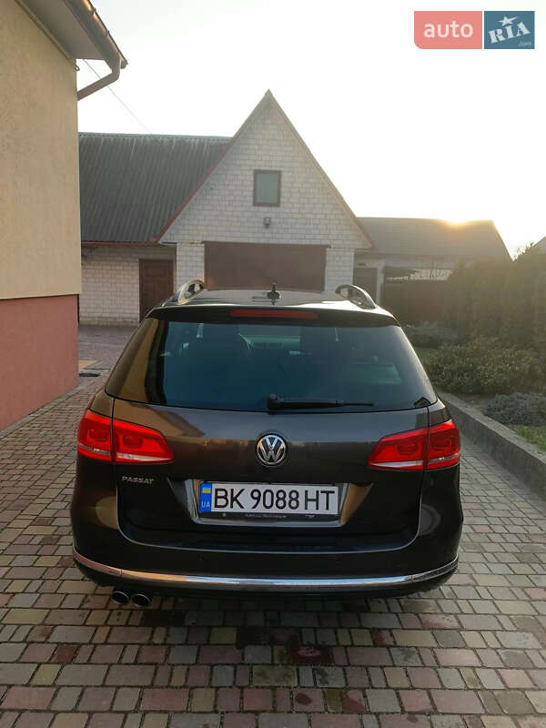 Універсал Volkswagen Passat 2013 в Костопілі