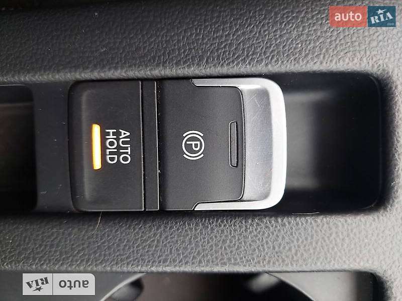 Універсал Volkswagen Passat 2015 в Львові