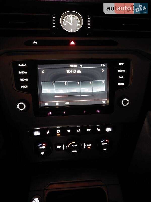 Універсал Volkswagen Passat 2015 в Львові