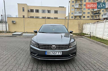 Седан Volkswagen Passat 2017 в Одессе