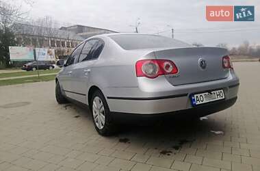 Седан Volkswagen Passat 2006 в Ужгороде
