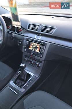 Универсал Volkswagen Passat 2011 в 