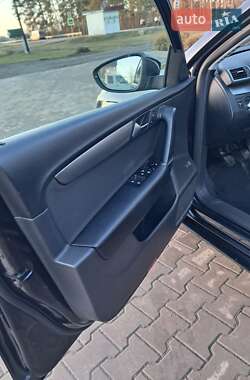 Универсал Volkswagen Passat 2011 в 