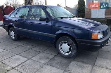 Седан Volkswagen Passat 1991 в 