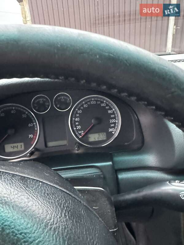 Седан Volkswagen Passat 2005 в Петропавловке