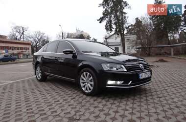 Седан Volkswagen Passat 2012 в Черкасах