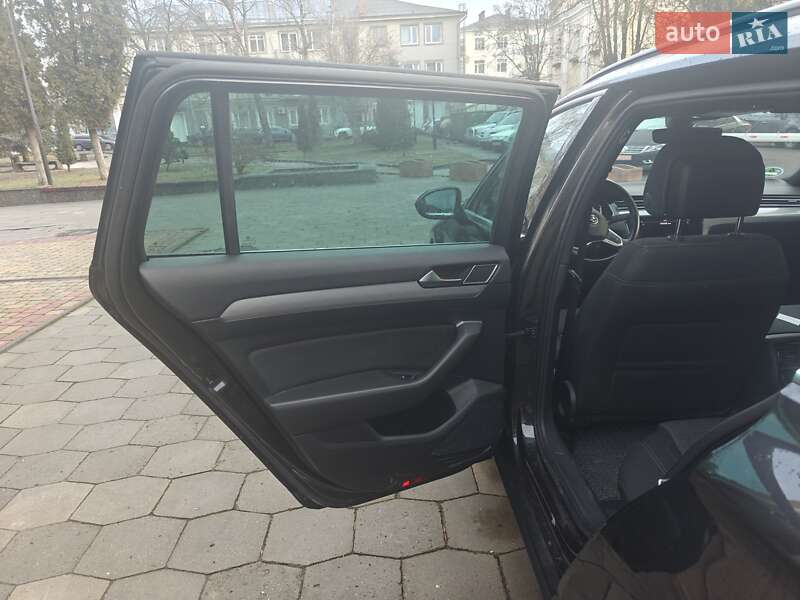 Универсал Volkswagen Passat 2020 в Луцке