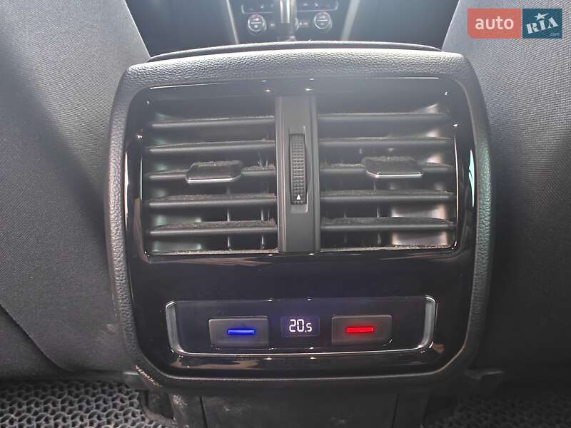 Универсал Volkswagen Passat 2020 в Луцке