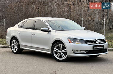 Седан Volkswagen Passat 2013 в Николаеве