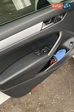 Седан Volkswagen Passat 2012 в 
