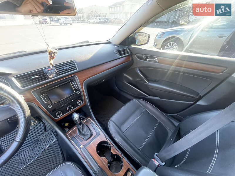 Седан Volkswagen Passat 2013 в Києві