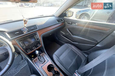 Седан Volkswagen Passat 2013 в 