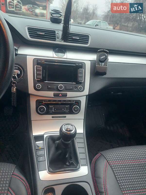 Універсал Volkswagen Passat 2010 в Львові