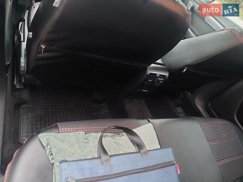 Універсал Volkswagen Passat 2010 в Львові