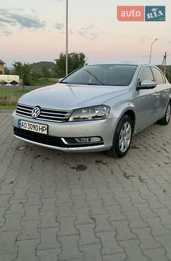 Седан Volkswagen Passat 2012 в Іршаві