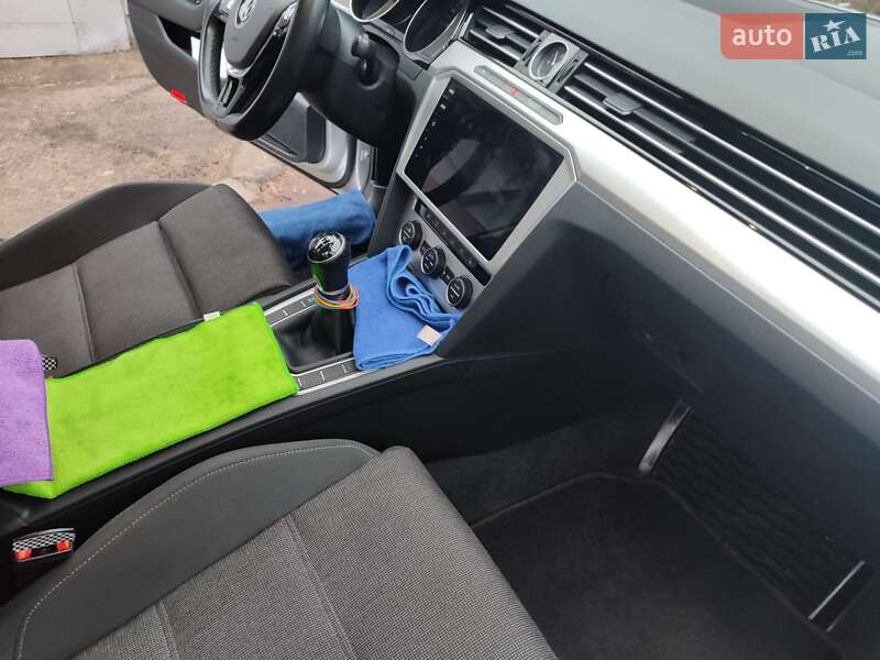 Универсал Volkswagen Passat 2018 в Каменском