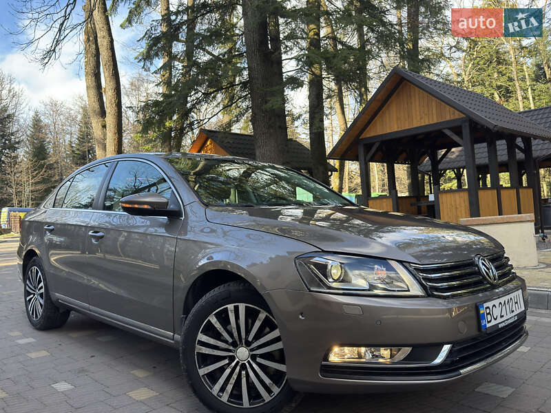 Седан Volkswagen Passat 2011 в Дрогобыче