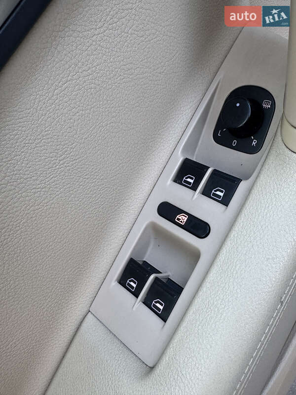 Седан Volkswagen Passat 2011 в Дрогобыче