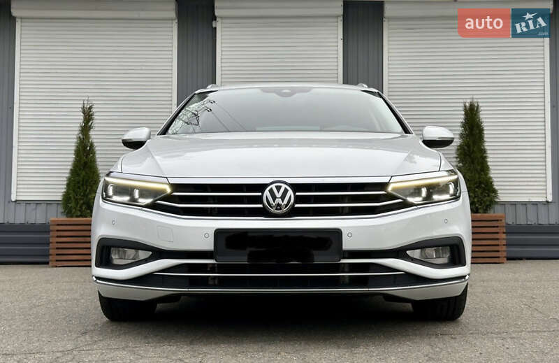 Универсал Volkswagen Passat 2019 в Киеве