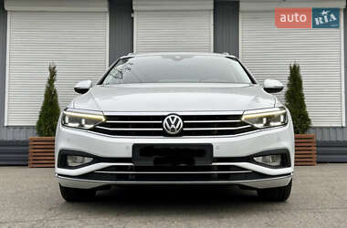 Универсал Volkswagen Passat 2019 в Киеве