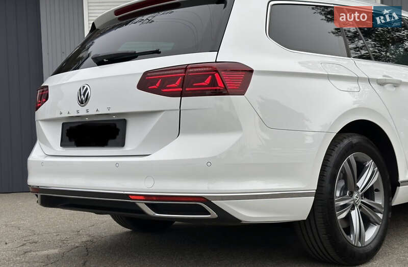 Универсал Volkswagen Passat 2019 в Киеве