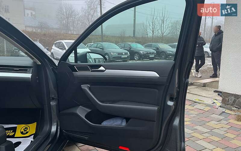 Универсал Volkswagen Passat 2015 в Стрые