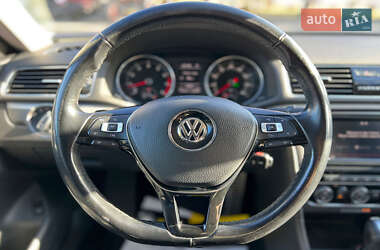 Седан Volkswagen Passat 2017 в 