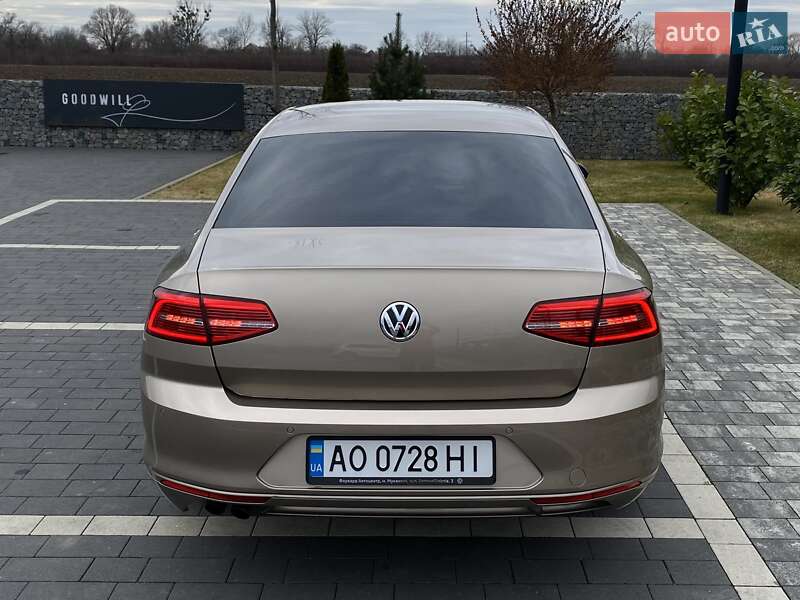 Седан Volkswagen Passat 2016 в Мукачево