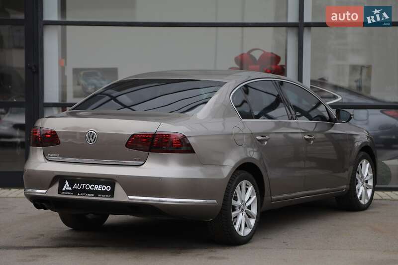 Седан Volkswagen Passat 2011 в Харькове