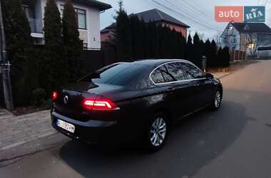 Седан Volkswagen Passat 2017 в Киеве