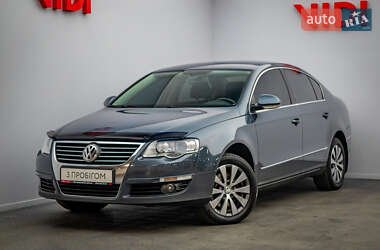 Седан Volkswagen Passat 2010 в Києві