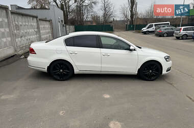 Седан Volkswagen Passat 2012 в Киеве