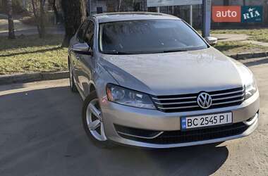 Седан Volkswagen Passat 2012 в Львові