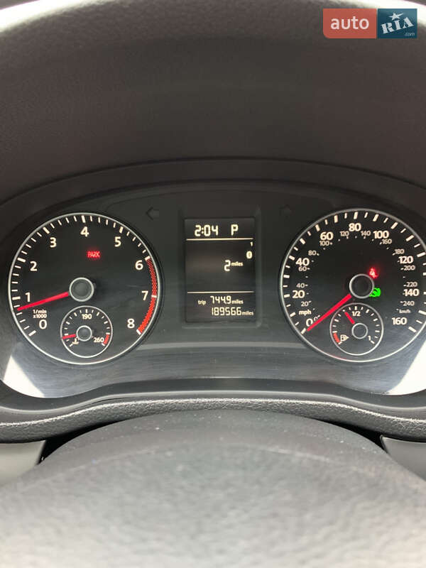 Седан Volkswagen Passat 2012 в Броварах