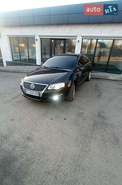 Седан Volkswagen Passat 2005 в Ужгороді